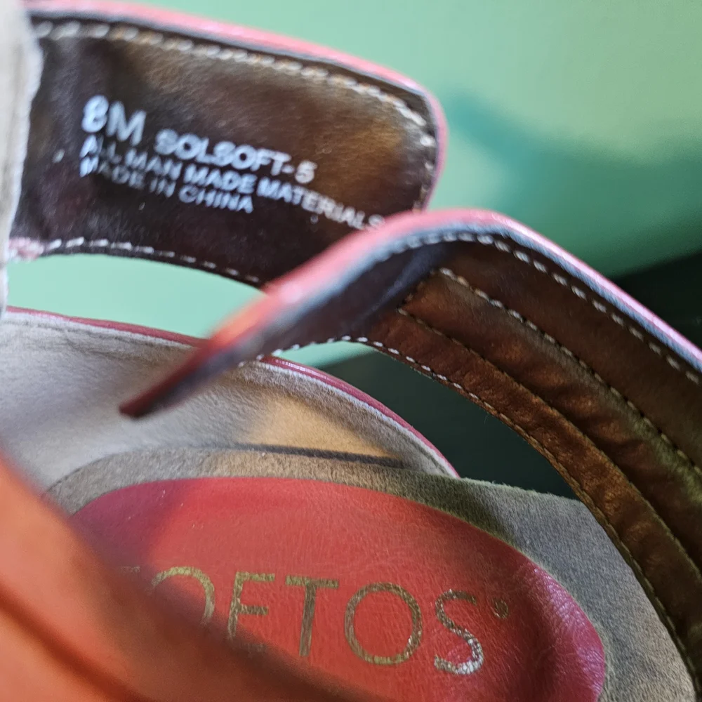 Toetos Pink Faux Leather Wedge Sandals Women's Size 8M